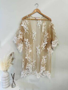 Victoria’s Secret Sheer Floral Embroidered Mesh Kimono Robe, Size XS/S